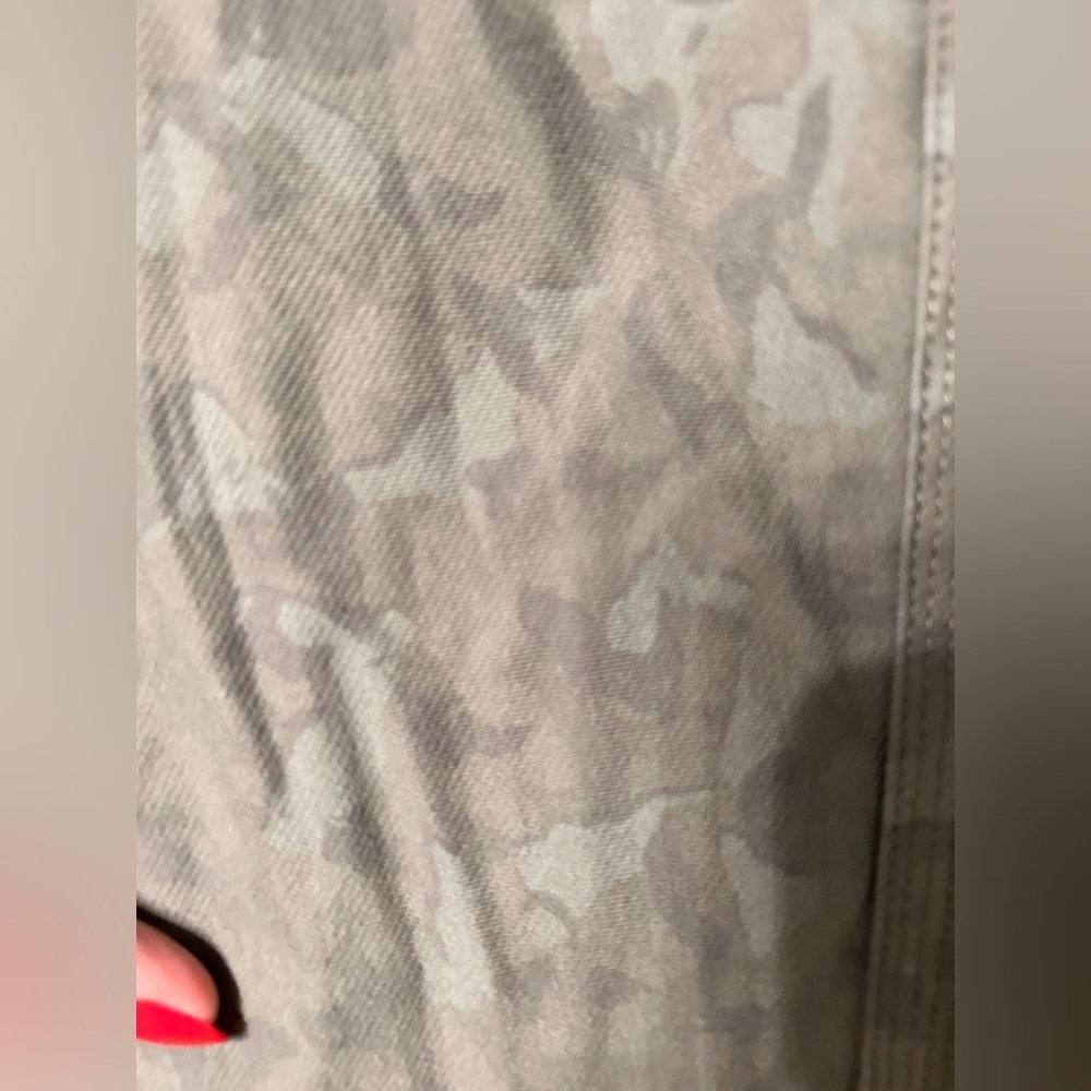 ATHLETA WOMEN’S FARALLON STRATUM CAMO JOGGER SIZE 8 - Picture 3 of 5